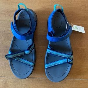 BRAND NEW Teva Verra with Tags!
